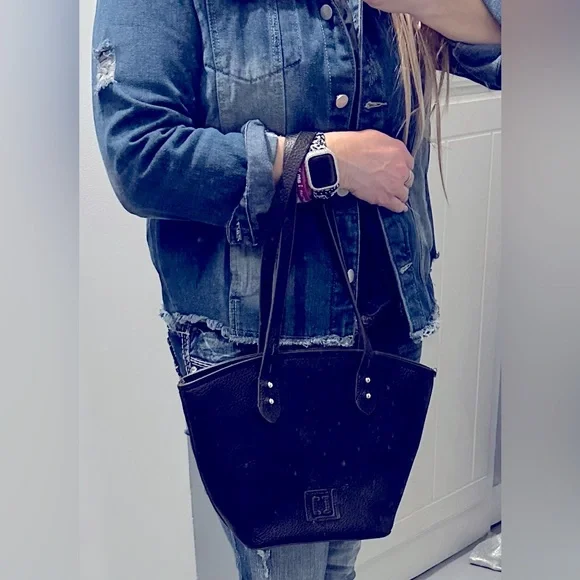 Liz Claiborne Marina Tote Bag Blk - Picture 2 of 8